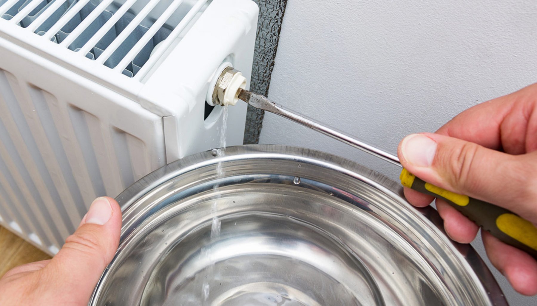 So entlüftest du deine Heizung richtig heizung_entlueften_spart_energie.jpg