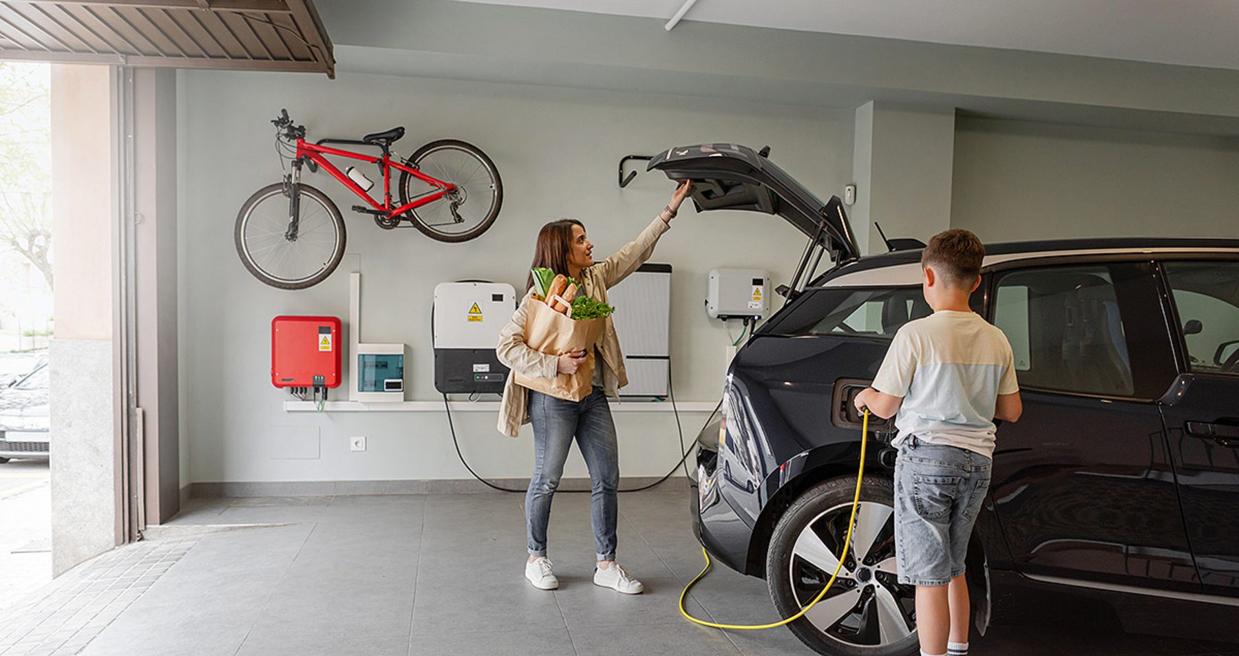 Haushalte mit hohem Stromverbrauch durch Wallbox  wallbox_Garage.jpg
